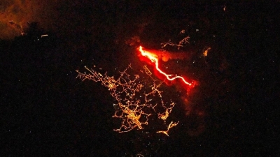 Lava vidljiva iz svemira - Katastrofa kozmičkih proporcija: Lava na La Palmi snimljena iz svemira
